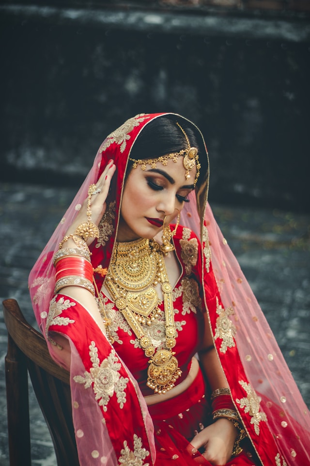 pakistani bridal dresses in red colour 